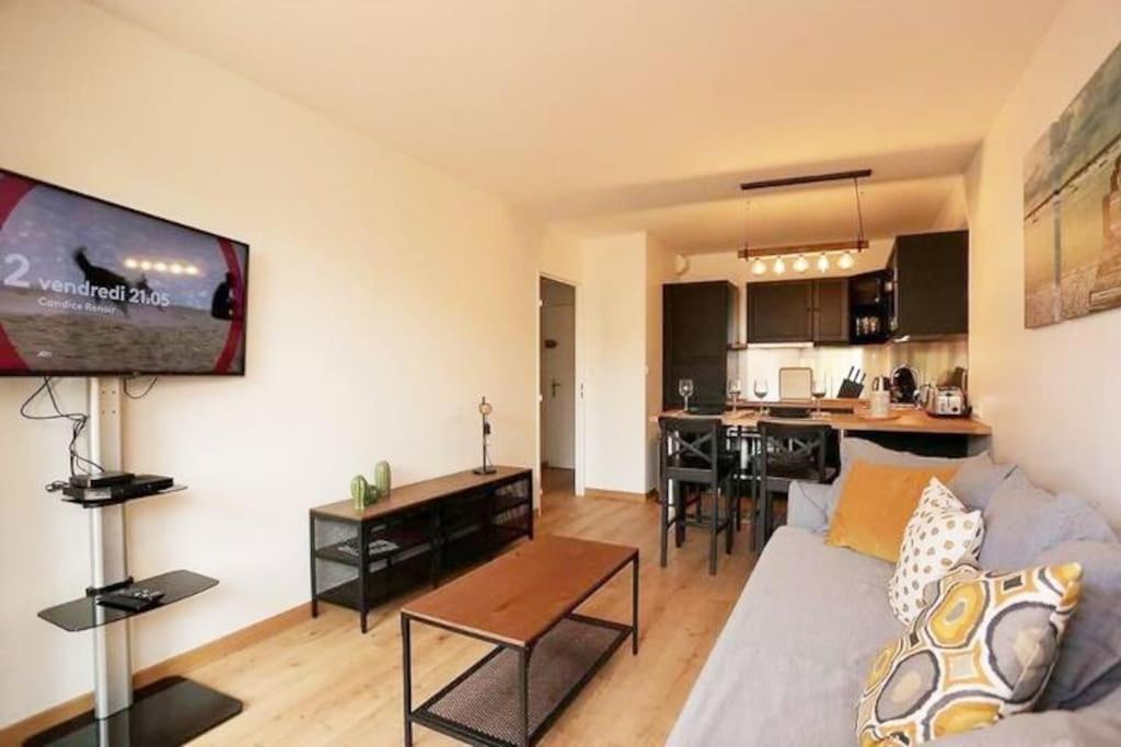 Le Balmoral - A 1 Min - Menage Inclus - Terrasse Lumineuse * Wimereux